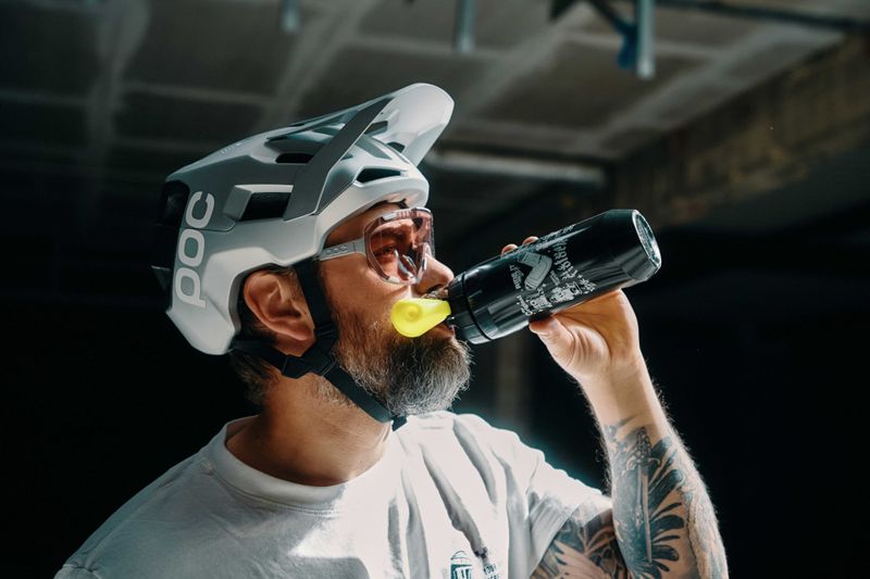 Fidlock TWIST Drikkeflaske 590ml + Sykkelbase 10 ÅRS JUBILEMUSFLASKE
