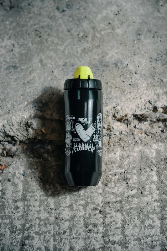 Fidlock TWIST Drikkeflaske 590ml + Sykkelbase 10 ÅRS JUBILEMUSFLASKE