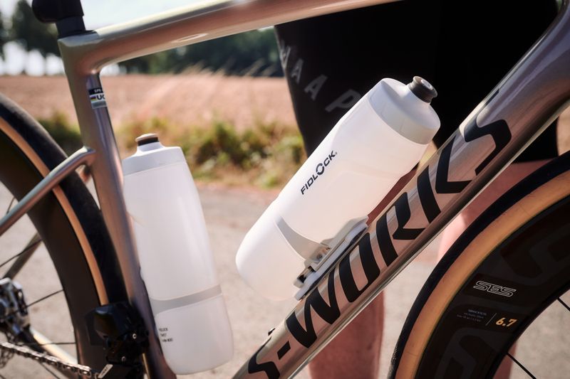 Fidlock TWIST Drikkeflaske 800ml + Sykkelbase POLAR WHITE EDITION